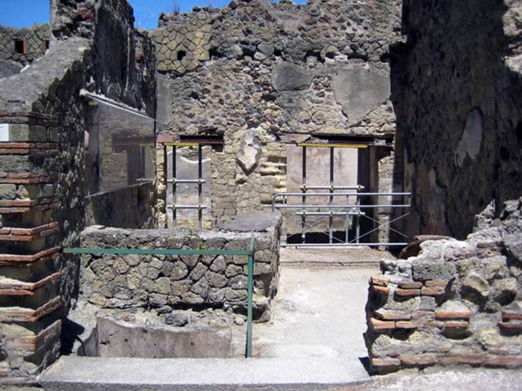 An old stone building
Description generated with very high confidence